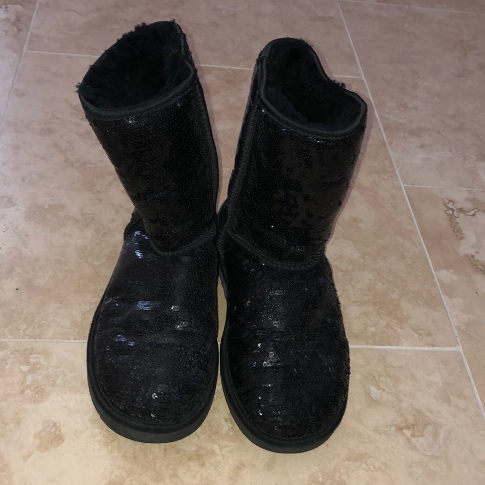 Black sequin UGGS size 7 women’s